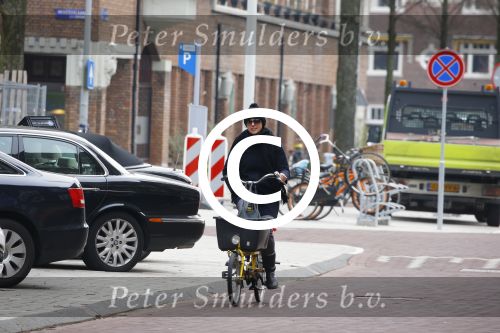Amsterdam 31 maart 2016 
Susan Visser op de fiets in Amsterdam.