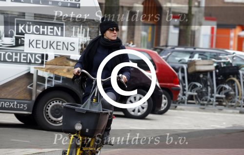 Amsterdam 31 maart 2016 
Susan Visser op de fiets in Amsterdam.