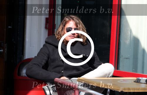 Amsterdam 11 april 2016 
Tygo Gernandt op terras in het zonnetje