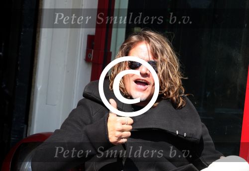 Amsterdam 11 april 2016 
Tygo Gernandt op terras in het zonnetje