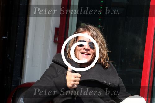 Amsterdam 11 april 2016 
Tygo Gernandt op terras in het zonnetje