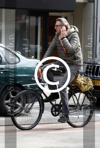 Amsterdam 14 april 2016 
Ursul de Geer op de fiets in amsterdam zuid