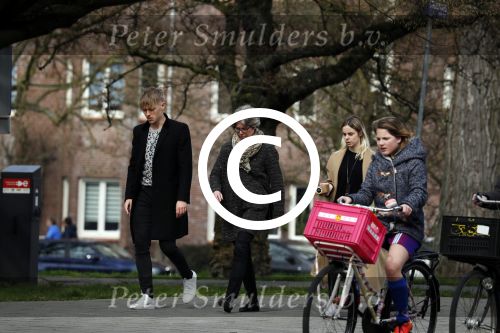 Amsterdam 2 april 2016 
Viktor Fischer met .... op straat in Amsterdam.