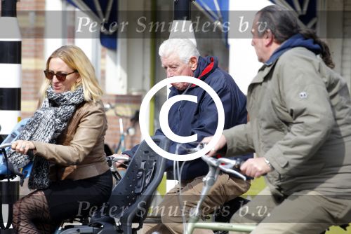 Amsterdam 31 maart 2016 
Wim Kok op de fiets in Amsterdam.
