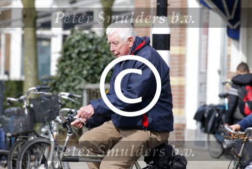 Amsterdam 31 maart 2016 
Wim Kok op de fiets in Amsterdam.