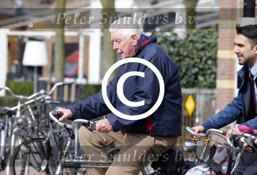 Amsterdam 31 maart 2016 
Wim Kok op de fiets in Amsterdam.
