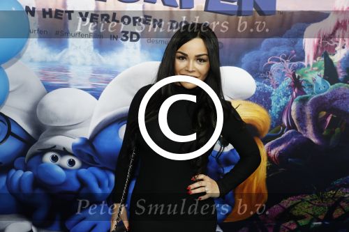 Amsterdam 18 maart 2017 
premiere Smurfen in  Pathe Arena. Amanda Balk met dochter Vegas