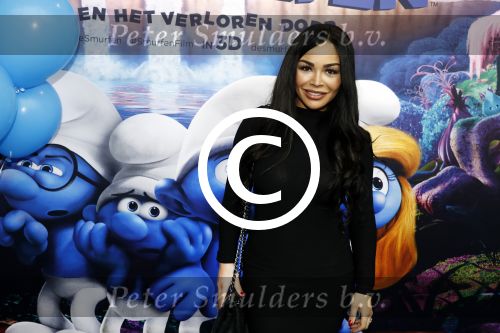 Amsterdam 18 maart 2017 
premiere Smurfen in  Pathe Arena. Amanda Balk met dochter Vegas