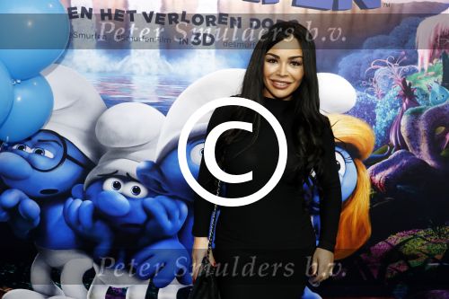 Amsterdam 18 maart 2017 
premiere Smurfen in  Pathe Arena. Amanda Balk met dochter Vegas