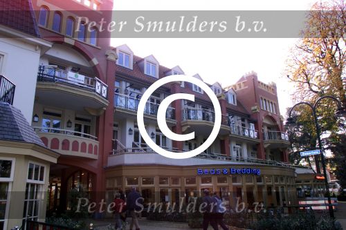 Laren 3 NOVEMBER 2001
 Nieuwe penthouse van Bart de Graaff
Peter Smulders bv