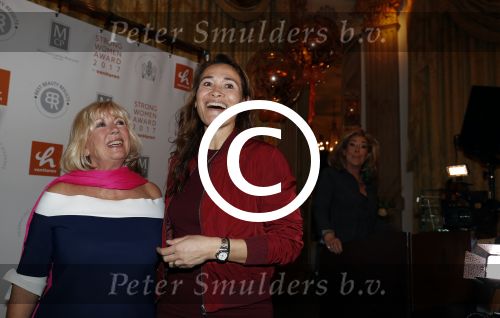 Amsterdam 27 maart 2017
Uitreiing strong woman award in het amstel Hotel. Bibian Mentel met Willeke Alberti en Betty de Groot