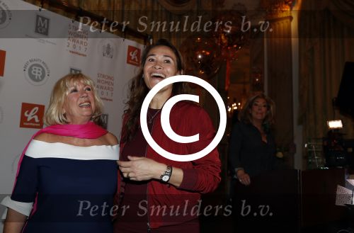 Amsterdam 27 maart 2017
Uitreiing strong woman award in het amstel Hotel. Bibian Mentel met Willeke Alberti en Betty de Groot