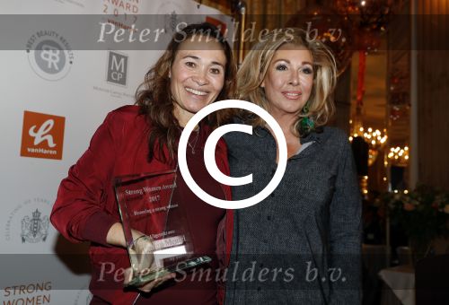 Amsterdam 27 maart 2017
Uitreiing strong woman award in het amstel Hotel. Bibian Mentel met Betty de Groot