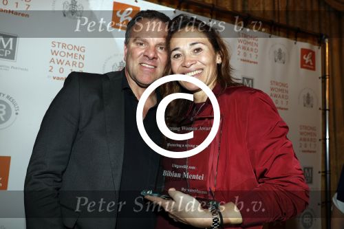 Amsterdam 27 maart 2017
Uitreiing strong woman award in het amstel Hotel. Bibian Mentel met partner Edwin