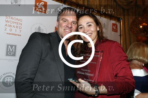 Amsterdam 27 maart 2017
Uitreiing strong woman award in het amstel Hotel. Bibian Mentel met partner Edwin