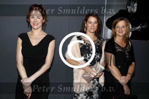 Hilversum 6 maart 2017
Uitreiking Buma awards in studio 21. Blof met hun dames. Paskal jacobsen Norman Bonink Peter Slager en Bas Kennis met hun vrouwen