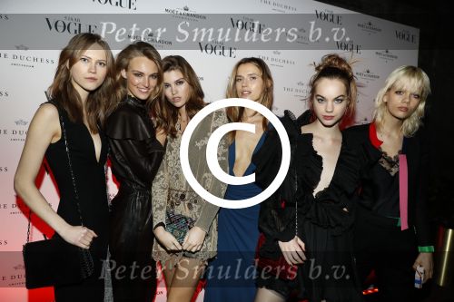 Amsterdam 9 maart 2017 
5 njaar Voque. Feest / diner in rijksmuseum en feest in the Duchess. jonge nederlandse modellen. Cato van Ee Blauwe jurk en Ymre Stiekema tweede van links in zwarte jurk