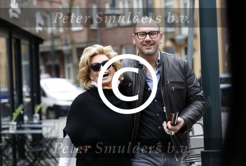 Amsterdam 4 maart 2017
Connie Witteman met verloofde/vriend Eugene v Dun op de cornelis schuytstraat