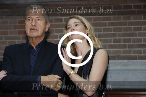 Amsterdam 8 maart 2017
Voque 5 jaar. Op de cover staan Doutzen Kroes en Lara Stone. Mario Testino is de fotograaf . Hoofdredaktrice Karin Swerink is ook aanwezig in het conservatorium hotel.