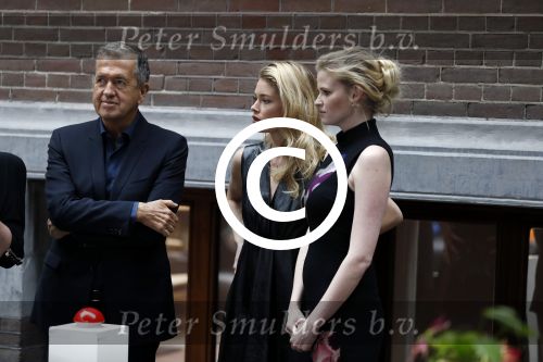 Amsterdam 8 maart 2017
Voque 5 jaar. Op de cover staan Doutzen Kroes en Lara Stone. Mario Testino is de fotograaf . Hoofdredaktrice Karin Swerink is ook aanwezig in het conservatorium hotel.