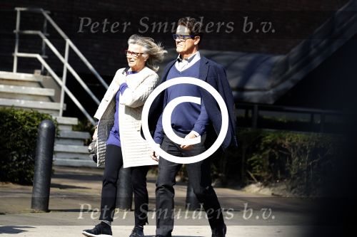 Amsterdam 28 maart 2017  
Oud bondscoach van Engeland en voetbalcoach van oa Ac Milan Fabio Capello met zijn vrouw wandelend in amsterdam zuid.