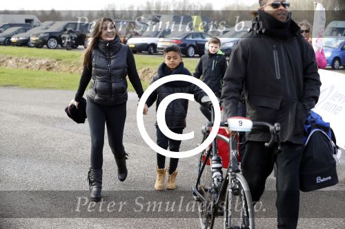Biddinghuizen 5 maart 2017
De hollandse 100 op de ijsbaan in Biddinghuizen georganiseerd door Prins Bernhard. Patrick Kluivert met Rossana Kluivert Shane Nino en Demi