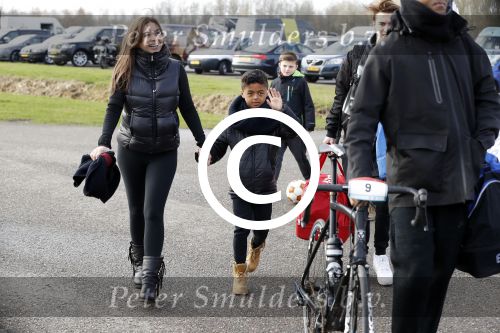Biddinghuizen 5 maart 2017
De hollandse 100 op de ijsbaan in Biddinghuizen georganiseerd door Prins Bernhard. Patrick Kluivert met Rossana Kluivert Shane Nino en Demi