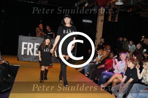 Amsterdam 26 maart 2017
Modeshow freshkids in the harbour club . kinderen en vrouwen van diverse voetballers liepen mee.