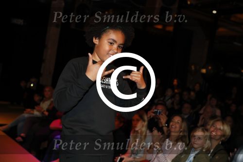 Amsterdam 26 maart 2017
Modeshow freshkids in the harbour club . kinderen en vrouwen van diverse voetballers liepen mee.