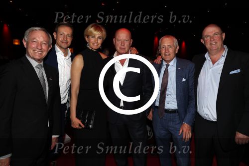 Aalsmeer 29 maart 2017
Hulphond gala in Aalsmeer studio\'s. vlnr Frank Wentink Rudolph Strickwold Anouk Smulders Frits Wester Peter v Uhm en Eric Bouwer