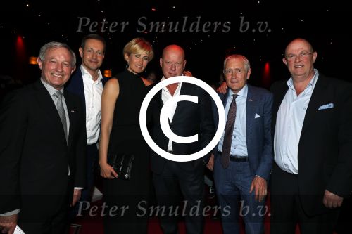 Aalsmeer 29 maart 2017
Hulphond gala in Aalsmeer studio\'s. vlnr Frank Wentink Rudolph Strickwold Anouk Smulders Frits Wester Peter v Uhm en Eric Bouwer