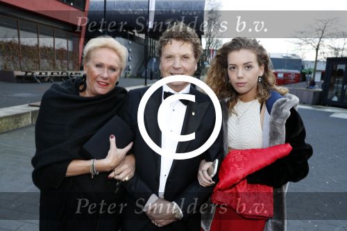 Hilversum 6 maart 2017
Uitreiking Buma awards in studio 21. Hans van Hemert en vriendin en dochter