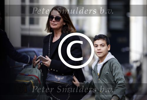 Amsterdam 31 maart 2017 
De vrouw van Humberto tan Ineke Geenen en hun zoon op straat in Amsterdam