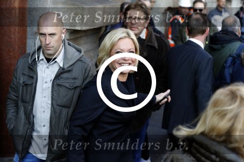 Amsterdam 27 maart 2017
janine Hennis-Plasschaert tussen het gewone publiek bij het paleis op de dam