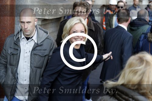 Amsterdam 27 maart 2017
janine Hennis-Plasschaert tussen het gewone publiek bij het paleis op de dam