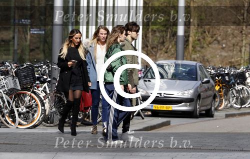 Amsterdam 30 maart 2017
Waylon haalt Joelle Witschge thuis op in zijn porsche panamera.