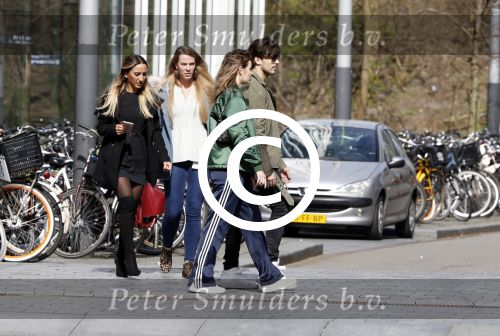 Amsterdam 30 maart 2017
Waylon haalt Joelle Witschge thuis op in zijn porsche panamera.