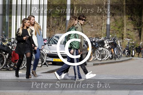 Amsterdam 30 maart 2017
Waylon haalt Joelle Witschge thuis op in zijn porsche panamera.