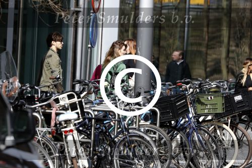 Amsterdam 30 maart 2017
Waylon haalt Joelle Witschge thuis op in zijn porsche panamera.