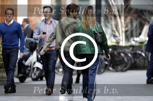 Amsterdam 30 maart 2017
Waylon haalt Joelle Witschge thuis op in zijn porsche panamera.