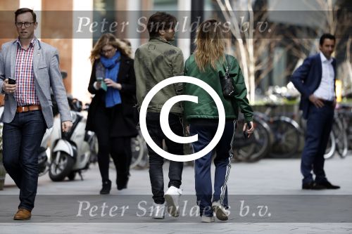 Amsterdam 30 maart 2017
Waylon haalt Joelle Witschge thuis op in zijn porsche panamera.