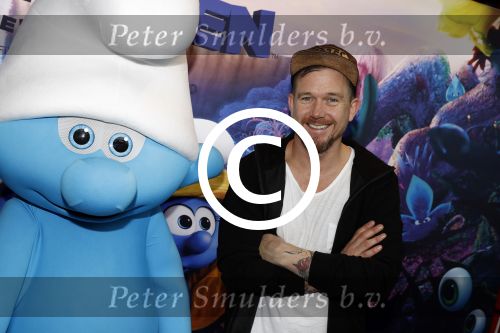 Amsterdam 18 maart 2017 
premiere Smurfen in  Pathe Arena. Johnny de Mol Pip Pellens en Kees Tol