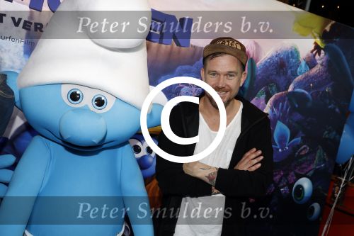 Amsterdam 18 maart 2017 
premiere Smurfen in  Pathe Arena. Johnny de Mol Pip Pellens en Kees Tol