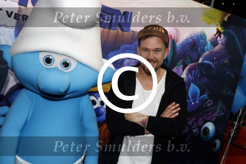 Amsterdam 18 maart 2017 
premiere Smurfen in  Pathe Arena. Johnny de Mol Pip Pellens en Kees Tol
