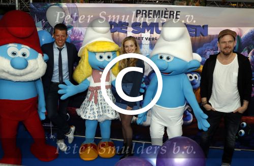 Amsterdam 18 maart 2017 
premiere Smurfen in  Pathe Arena. Johnny de Mol Pip Pellens en Kees Tol