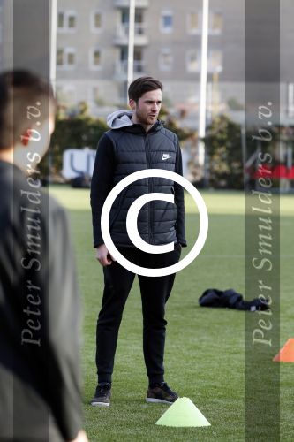 Amsterdam 7 maart 2017
Justin Swart als trainer bij de jeugd van AFC