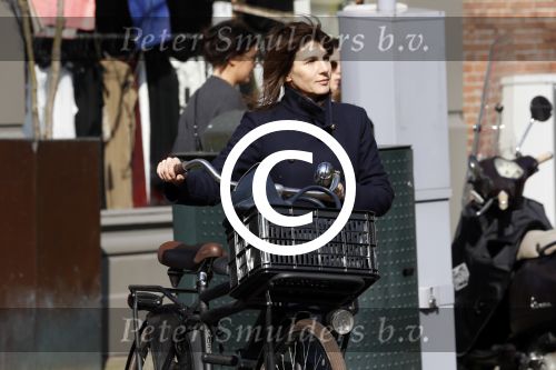 Amsterdam 23 maart 2017  
Kim v Kooten op de fiets in amsterdam zuid