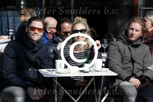 Amsterdam 23 maart 2017  
Kimberly Klaver en haar man Bas Schothorst op terras in Amsterdam