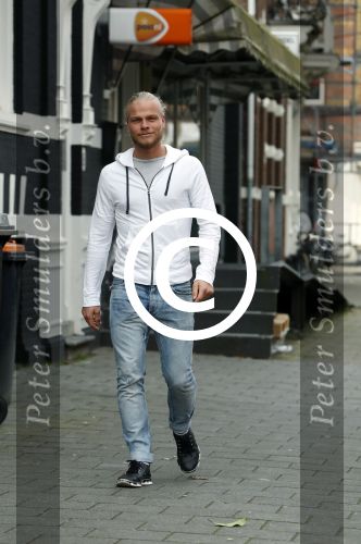 Amsterdam 19 maart 2017 
Koen Verweij met (een) vriendin op straat in Amsterdam zuid.
