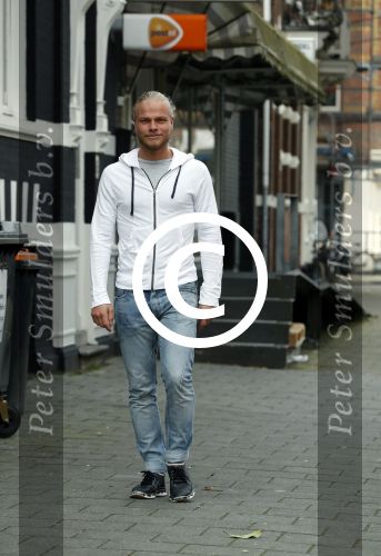 Amsterdam 19 maart 2017 
Koen Verweij met (een) vriendin op straat in Amsterdam zuid.